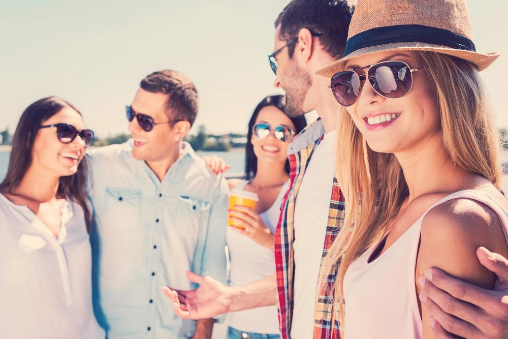 Prenotare un viaggio dallo smartphone: tutte le app più popolari per prenotare volo oppure hotel